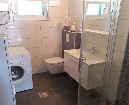 Apartment Apartman Luke Beach 4+1 Di 351 Murter