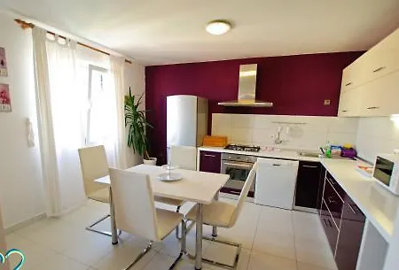 Apartman Luke Beach 4+1 Di 351 Murter